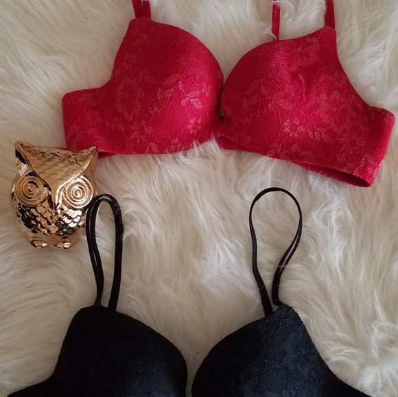 Victoria Secret bras - Picture 1 of 3